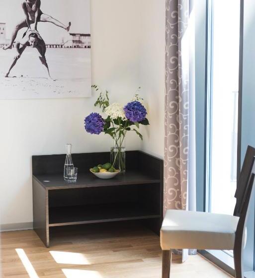 デラックスルーム, Barracuda