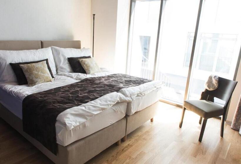 デラックスルーム, Barracuda