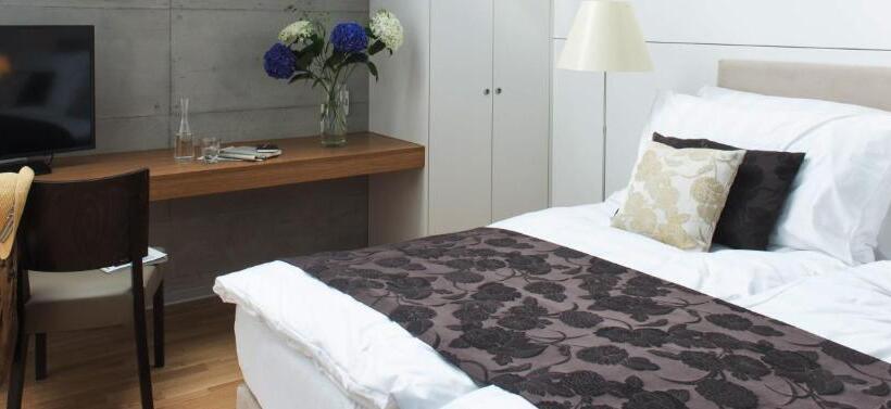 デラックスルーム, Barracuda