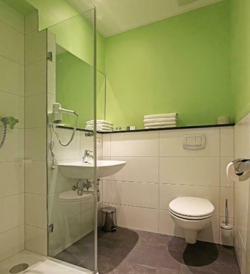 이코노미 싱글 룸, Business & City