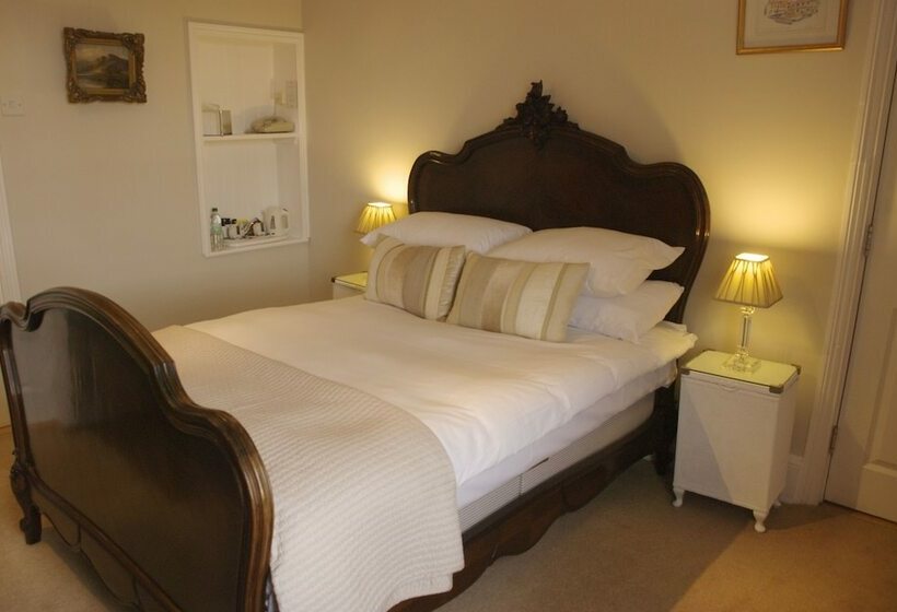 غرفة سوبيريور, Chantry