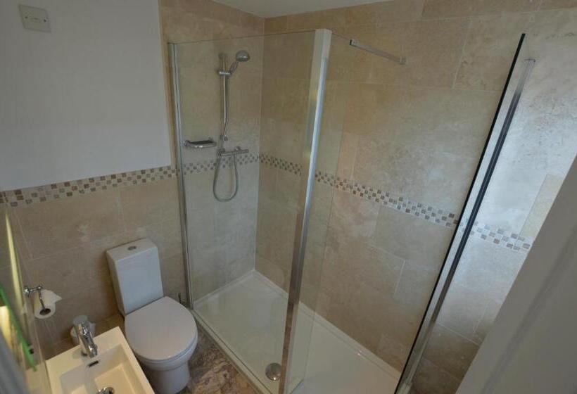 غرفة قياسية فردية, Chantry