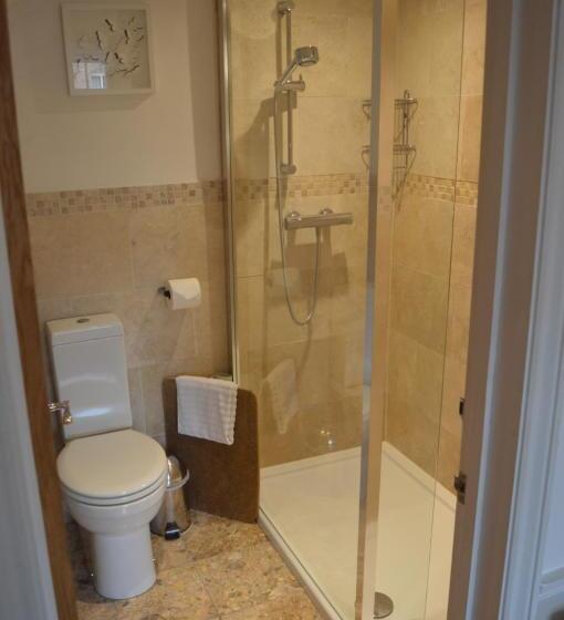 غرفة قياسية فردية, Chantry