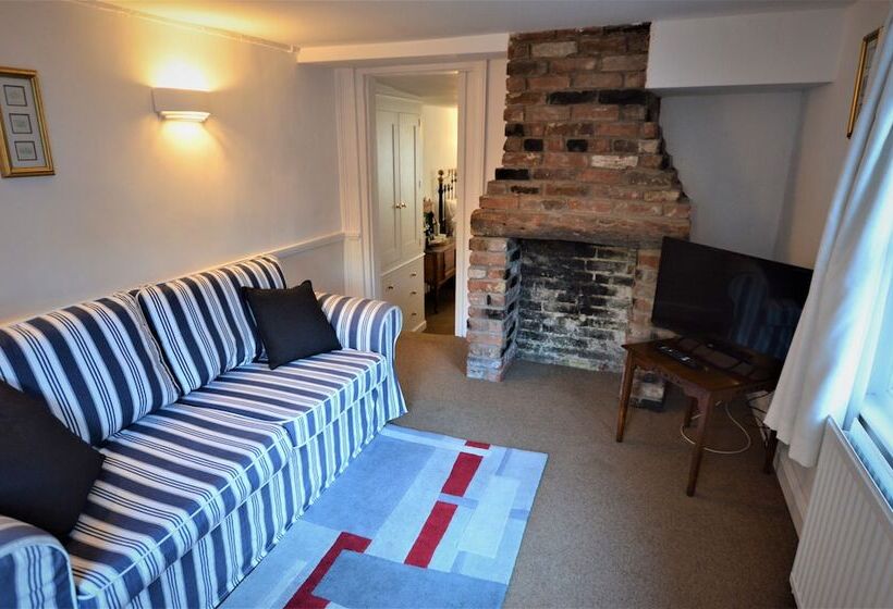 غرفة ديلوكس, Chantry