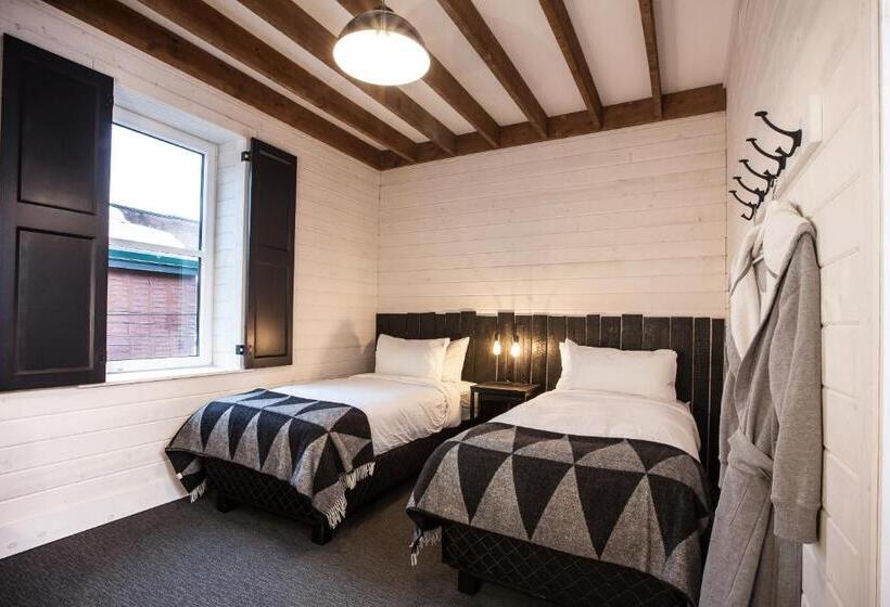 חדר סטנדרט עם מיטת קינג, Eleven Revelstoke Lodge