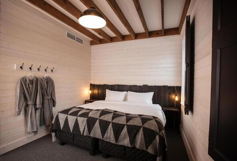 חדר סטנדרט עם מיטת קינג, Eleven Revelstoke Lodge