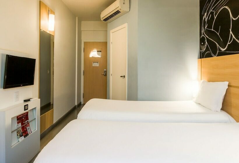 Номер Стандарт, Ibis Uberaba