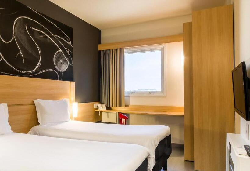 Номер Стандарт, Ibis Uberaba