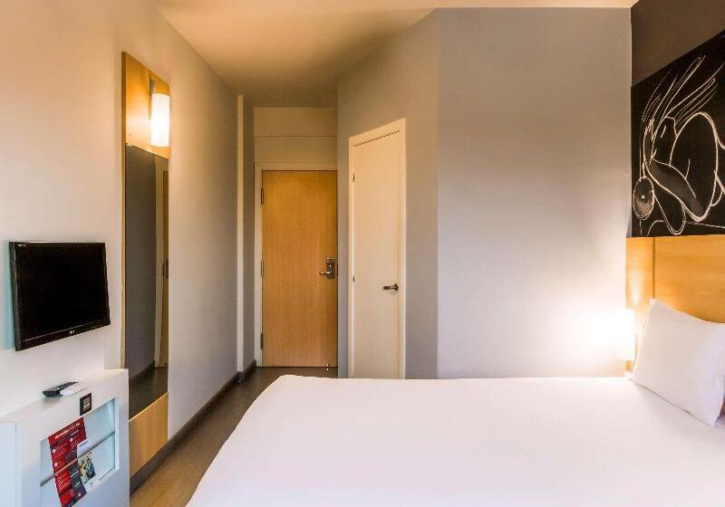 StandaardKamer, Ibis Uberaba