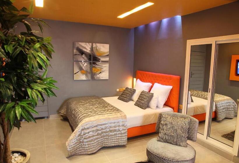 اتاق کلاب, Le Wafou