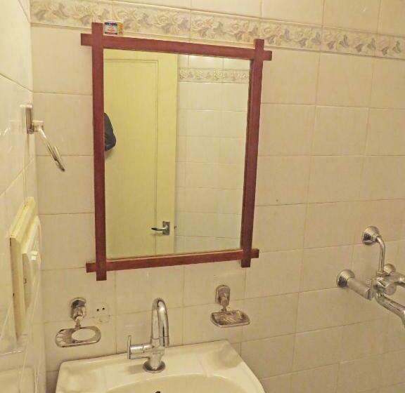 이코노미 싱글 룸, Rangoli