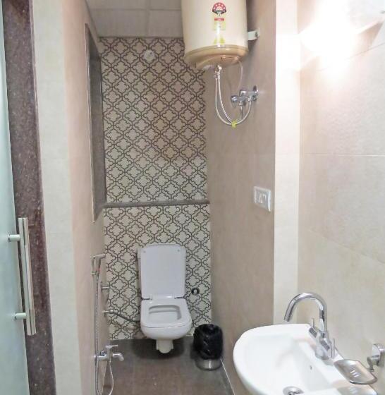 이코노미 싱글 룸, Rangoli