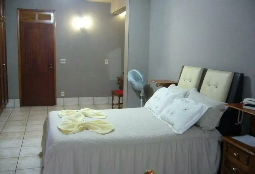 Standard Yhden Hengen Huone, Residence