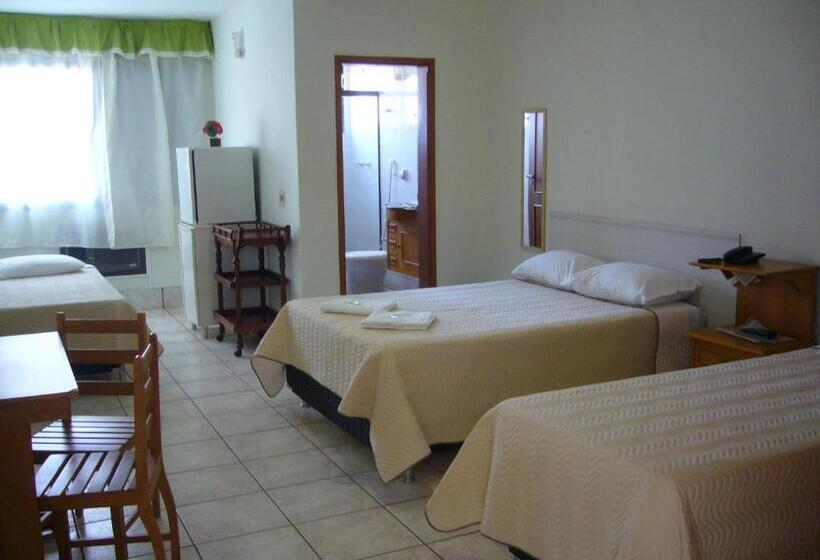 חדר סטנדרט לשלושה, Residence