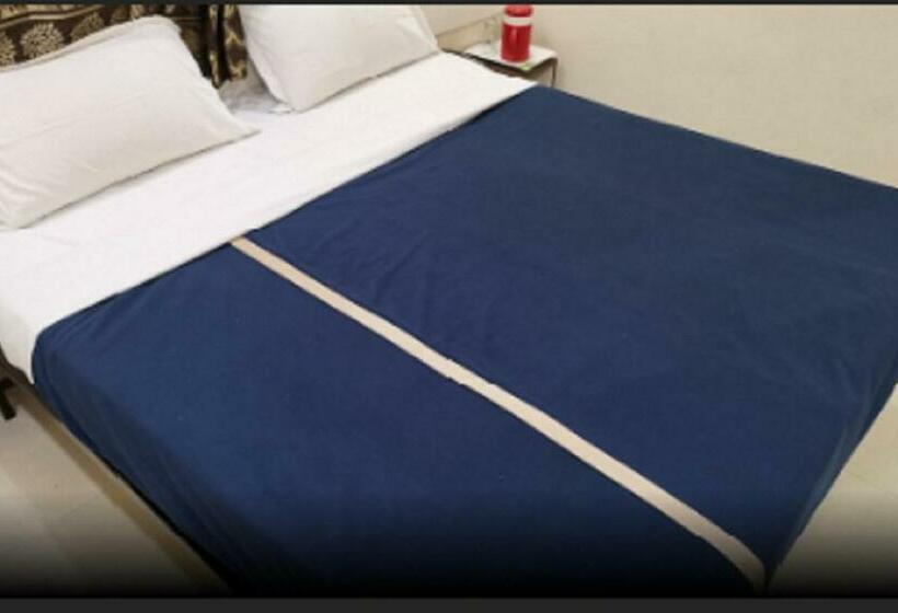 غرفة ديلوكس, Royal Treat