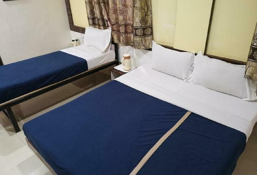 غرفة ديلوكس, Royal Treat