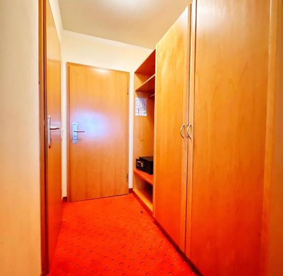 1 Bedroom Apartment Lake View, Seespitz Gästehaus