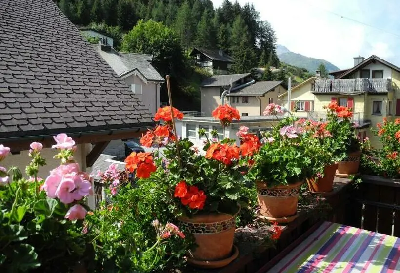 3-Bett-Standardzimmer, Privatzimmer / Bed & Breakfast