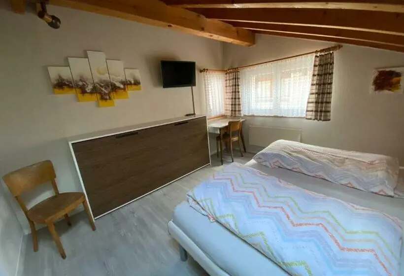 3-Bett-Standardzimmer, Privatzimmer / Bed & Breakfast