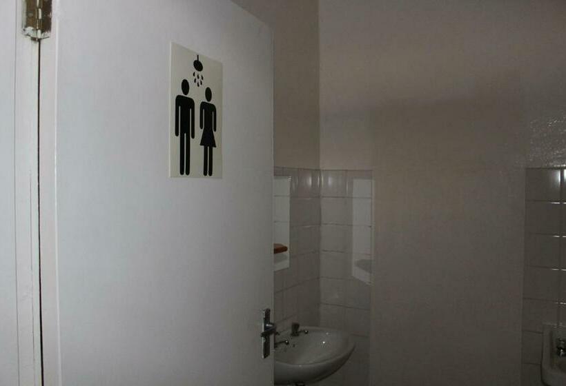 اتاق خانوادگی, Element Riders Place Backpackers