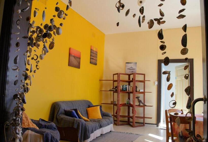 اتاق استاندارد سه نفره, Element Riders Place Backpackers