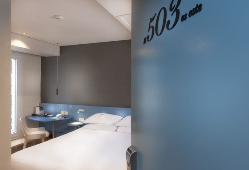 חדר דלוקס, Andrea