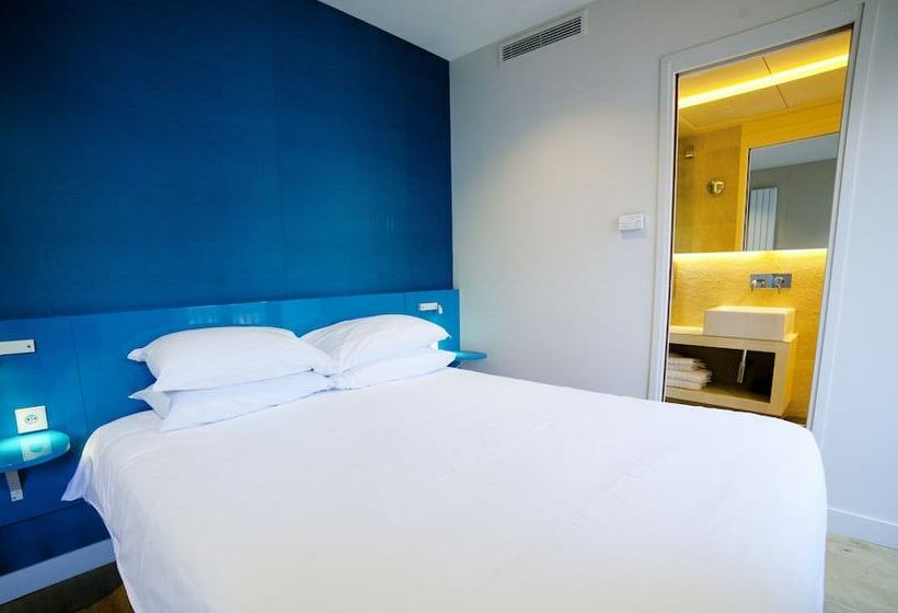 חדר דלוקס, Andrea