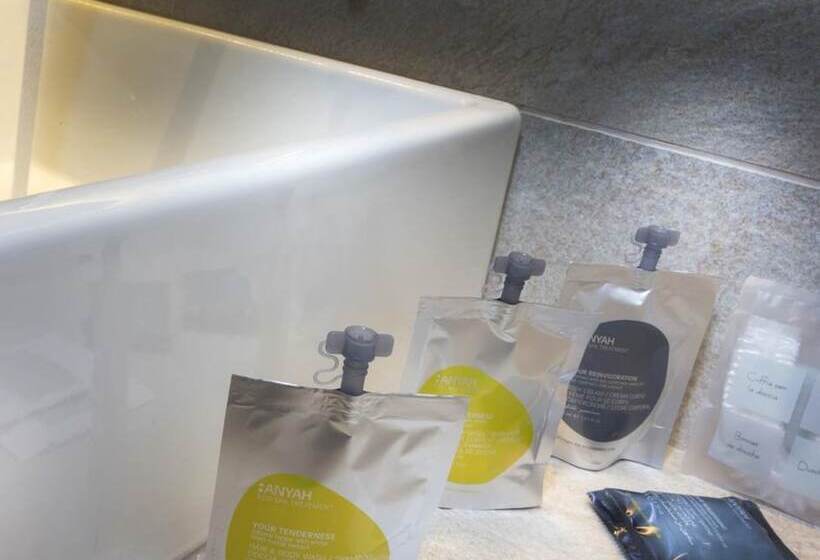 חדר סופריור, Andrea