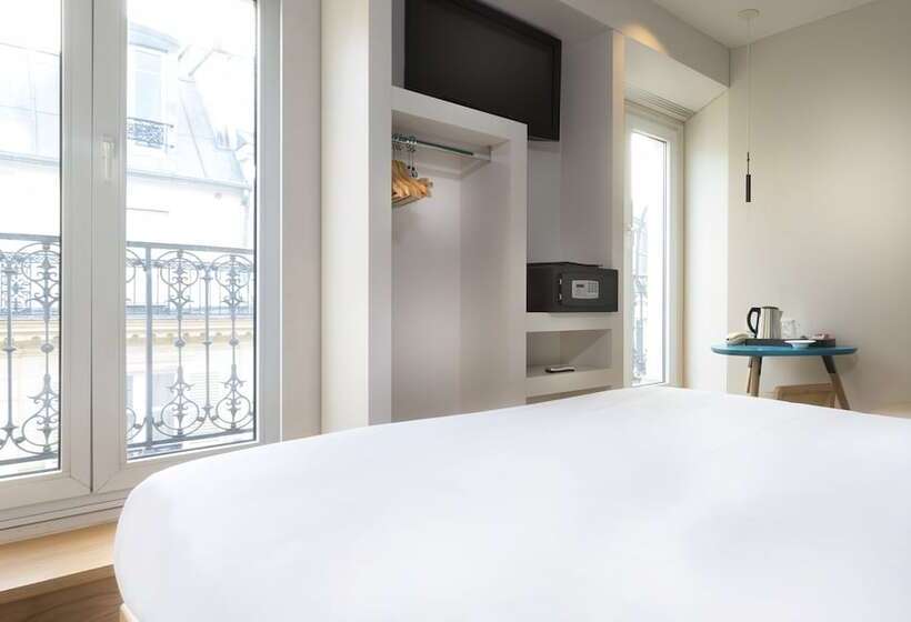 חדר סופריור, Andrea