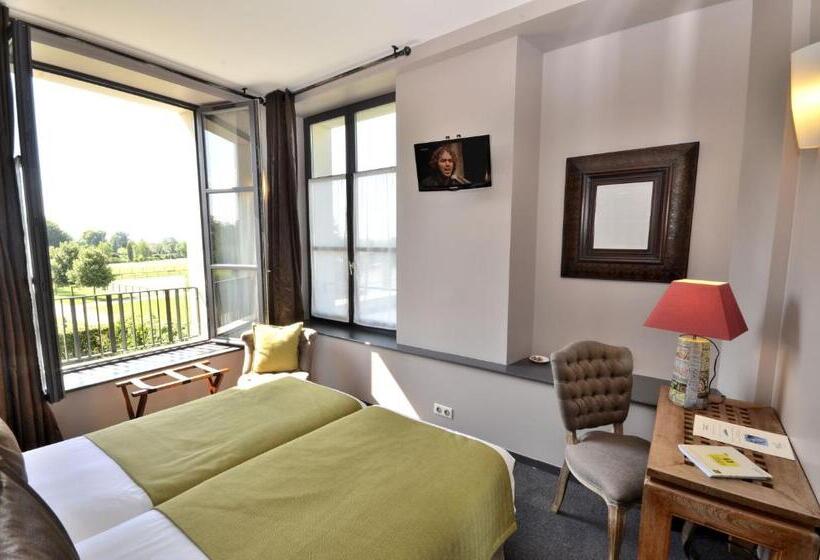 Comfort room with garden view, Auberge Du Château Bleu