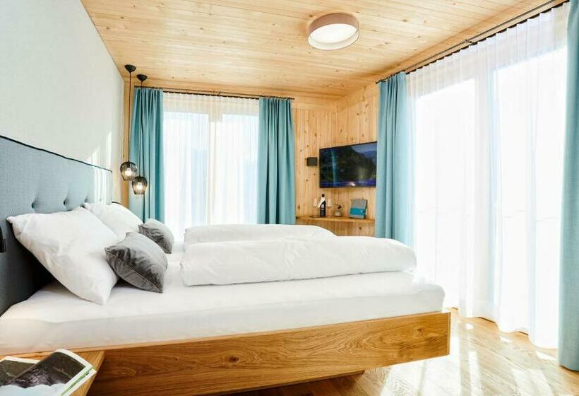 غرفة قياسية مزوَّدة بشُرفة, Gretina