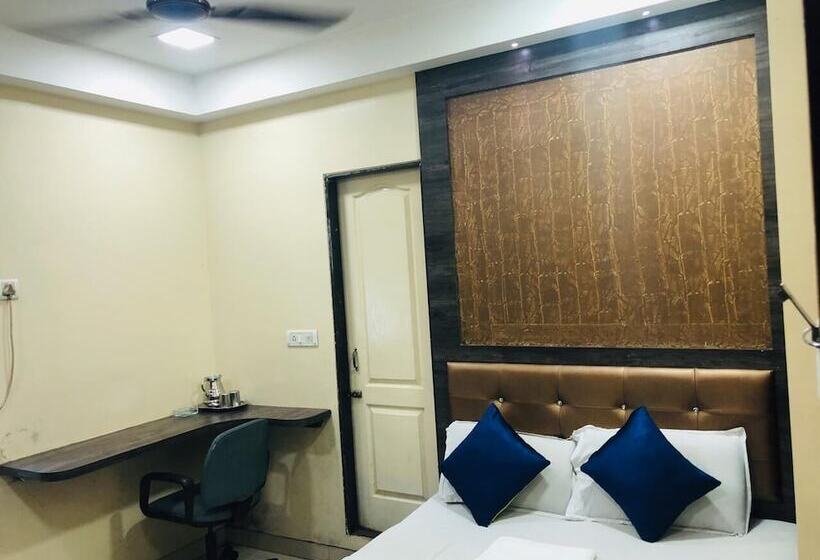 带共用浴室的标准房间, Sun Star Residency