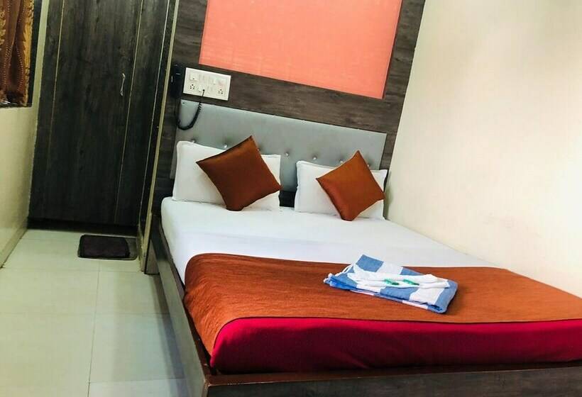 バス共有のスタンダードルーム, Sun Star Residency