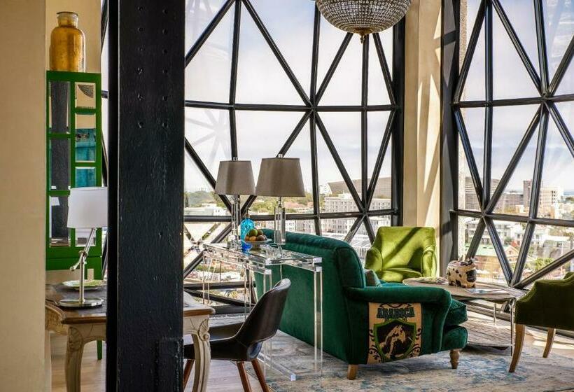 スーペリアールーム, The Silo