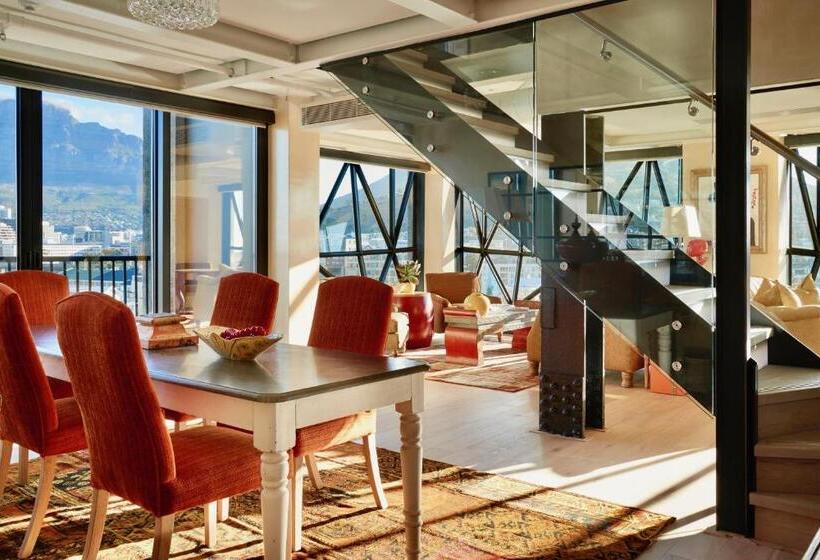 スイート（家族用）, The Silo