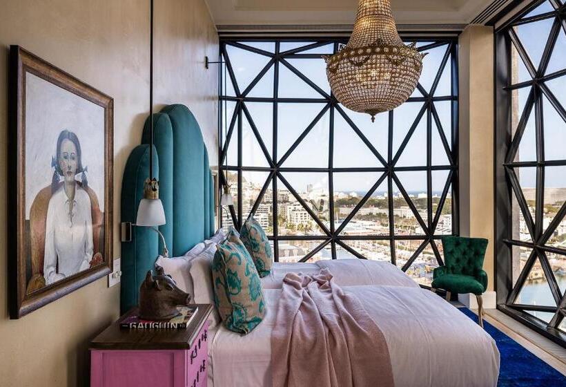 ロイヤルスイート, The Silo