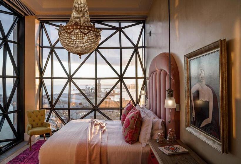 ロイヤルスイート, The Silo