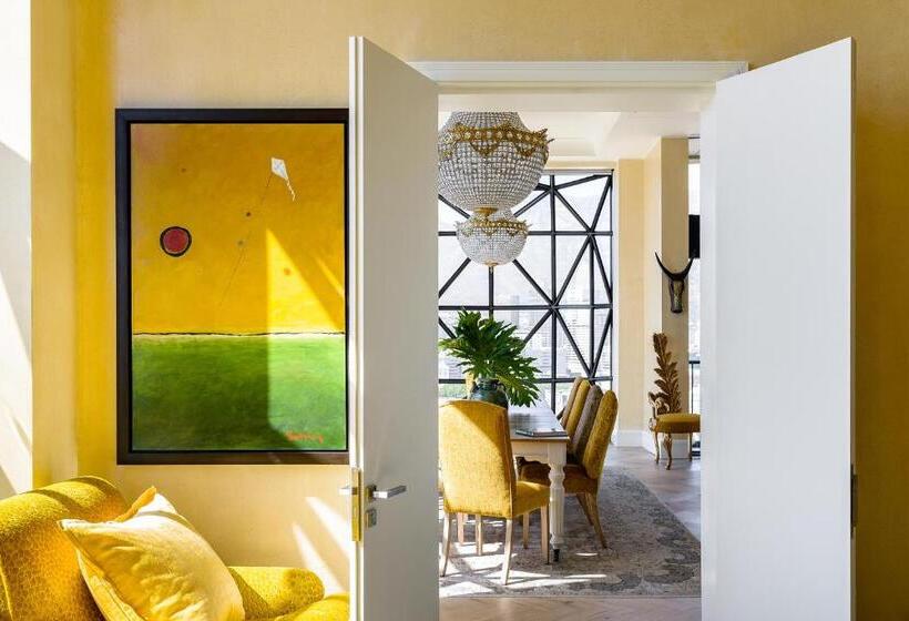 ペントハウスルーム, The Silo