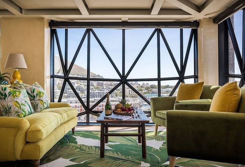 スイート（家族用）, The Silo