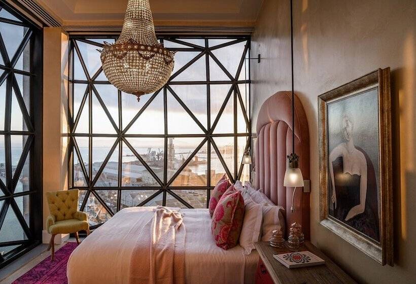 ロイヤルスイート, The Silo