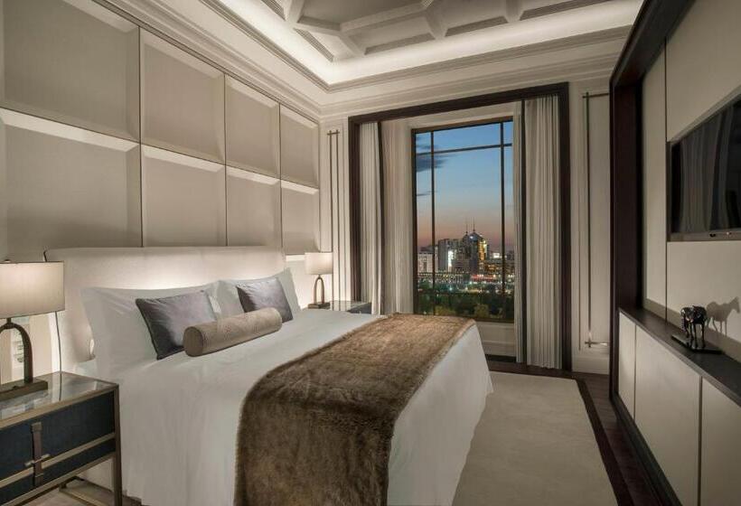 اتاق لوکس با بالکن, The St. Regis Astana