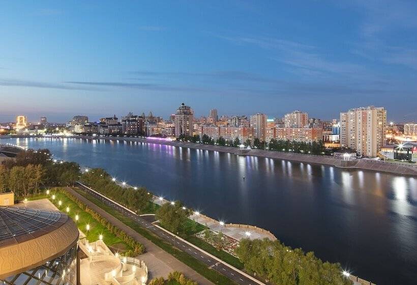 سوئیت با چشم‌انداز رودخانه, The St. Regis Astana