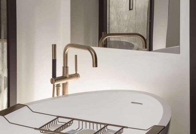 Deluxe room with river view, The St. Regis Astana