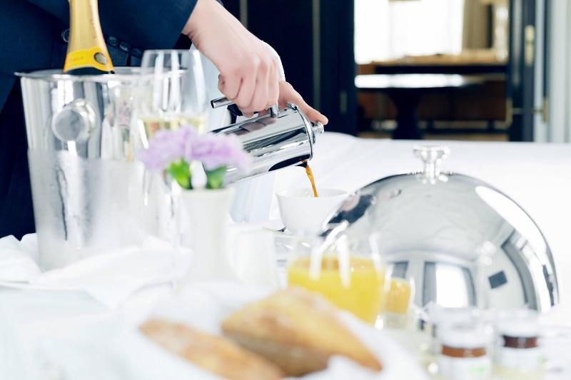 اتاق لوکس با تخت بزرگ, The St. Regis Astana