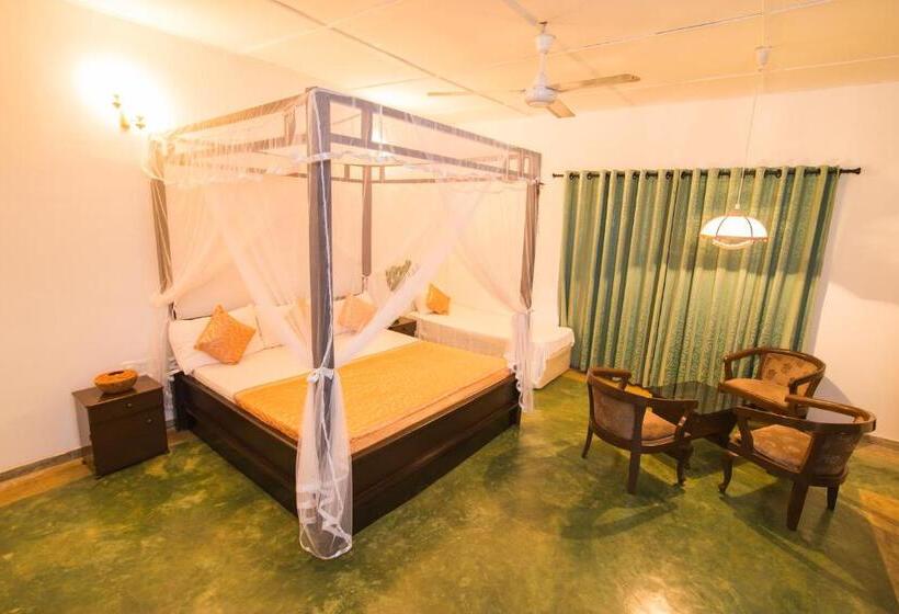 디럭스 트리플 룸, Old Frankland Kandy Luxury Boutique