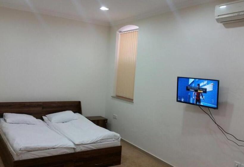 اتاق استاندارد چهارنفره با سرویس بهداشتی مشترک, Baku Home Hostel