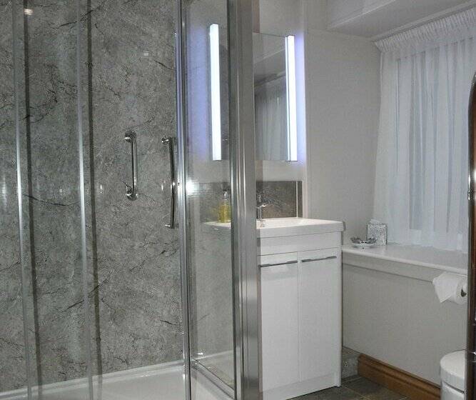 标准间, Chapelhill Croft