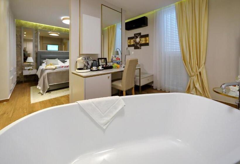 Номер Deluxe, Luxury Rooms Kadena