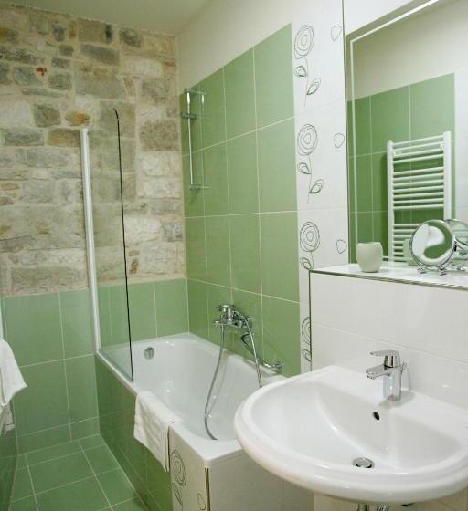 Quarto superior, Palace Augubio