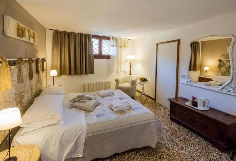 اتاق استاندارد, Venice And Venice Apartments   Private Rooms In Shared Apartment